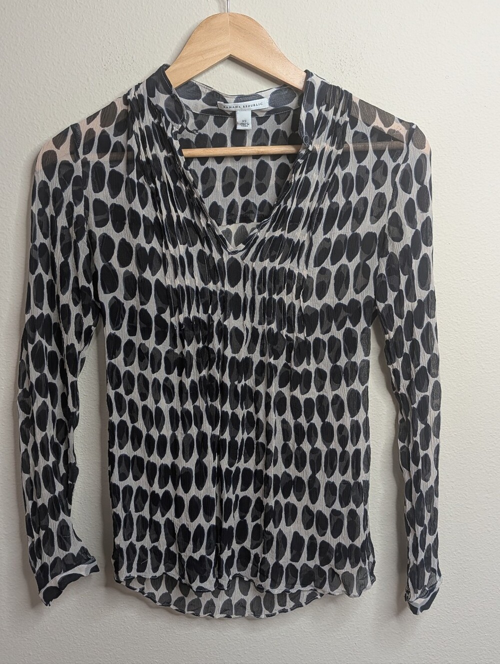 Banana Republic Blouse XS Gray Navy Abstract Dot Print 100% Silk Long Sleeve
